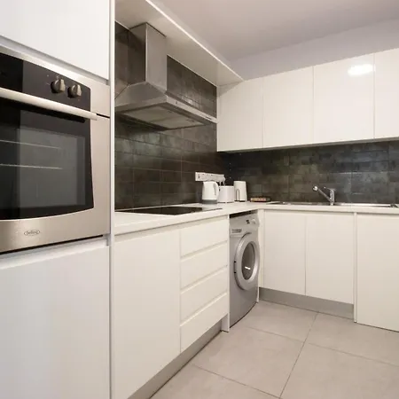 Apartment Modern Retreat - Balcony And Chic Design Nikosia