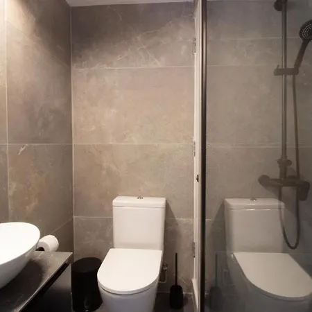 Apartment Modern Retreat - Balcony And Chic Design Nikosia