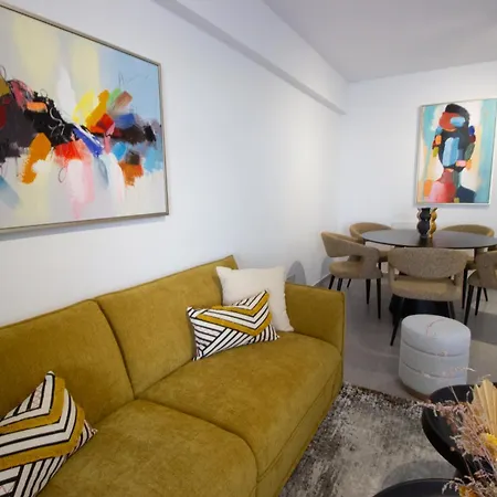 Apartamento Modern Retreat - Balcony And Chic Design