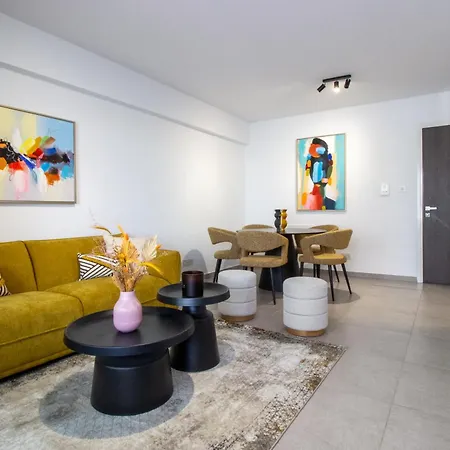 Apartamento Modern Retreat - Balcony And Chic Design