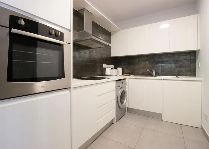 公寓 Modern Retreat - Balcony And Chic Design 尼科西亚