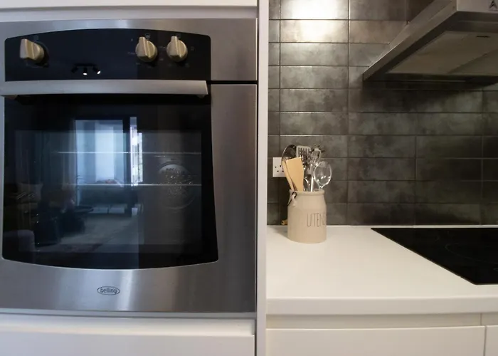 Modern Retreat - Balcony And Chic Design * 尼科西亚