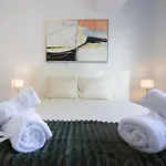 Modern Retreat - Balcony And Chic Design Διαμέρισμα Λευκωσία