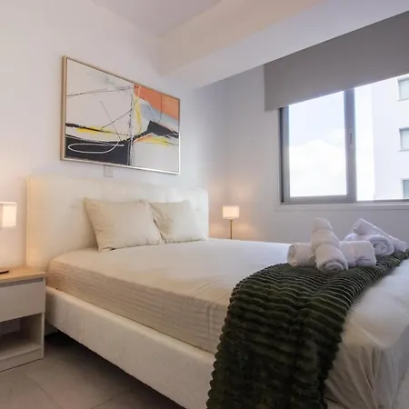 Modern Retreat - Balcony And Chic Design アパート *